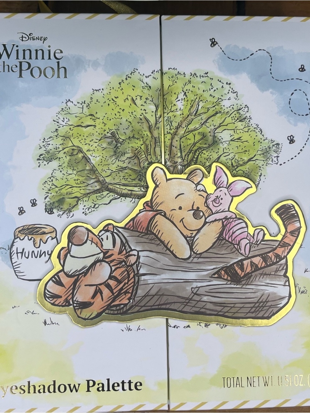 Disney Winnie the Pooh Beauty Bundle - Eyeshadow Palette & 4pc Lip Balm Set NIB - Picture 4 of 10